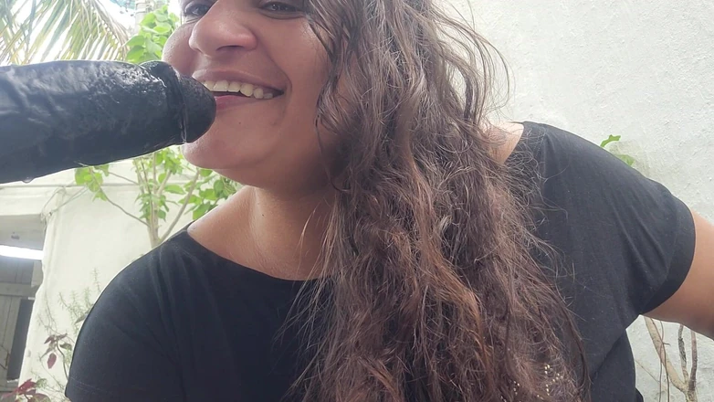 Paty Bumbum: She Likes Black Cock