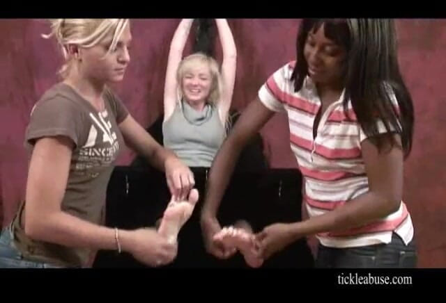 Princess Nikki's Tickling Fetish Sessions: Умышленное щекотка