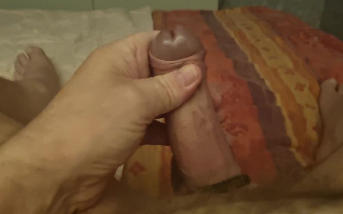 Pellefnatt: A mi amigo le encanta jugar con su polla cuando...