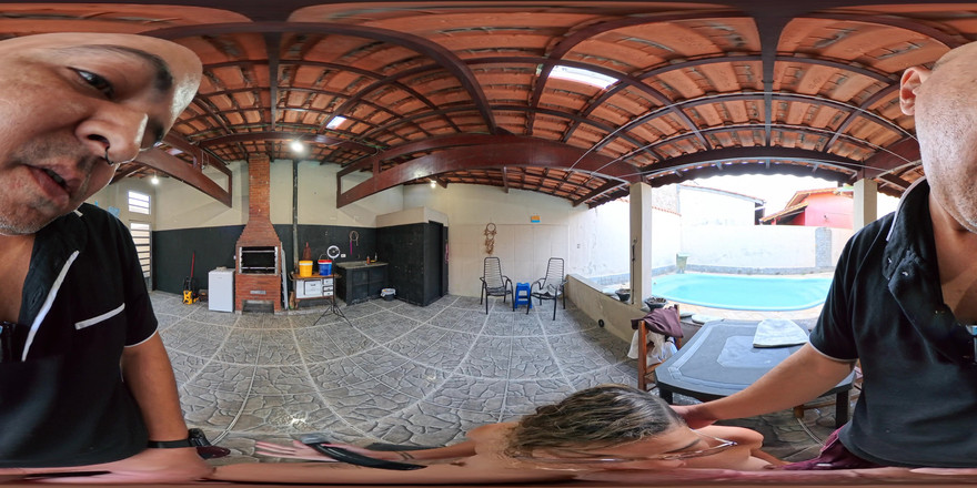 GabbyHorny: Reporter rozbiera się nago na żywo na antenie po tym, jak...