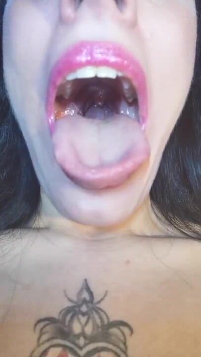 Beth Kinky: Komm und fick meine kehle, pls