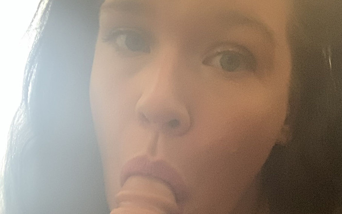 Bambi Fire: Sangat putus asa terangsang untuk memuaskan fiksasi oralku.