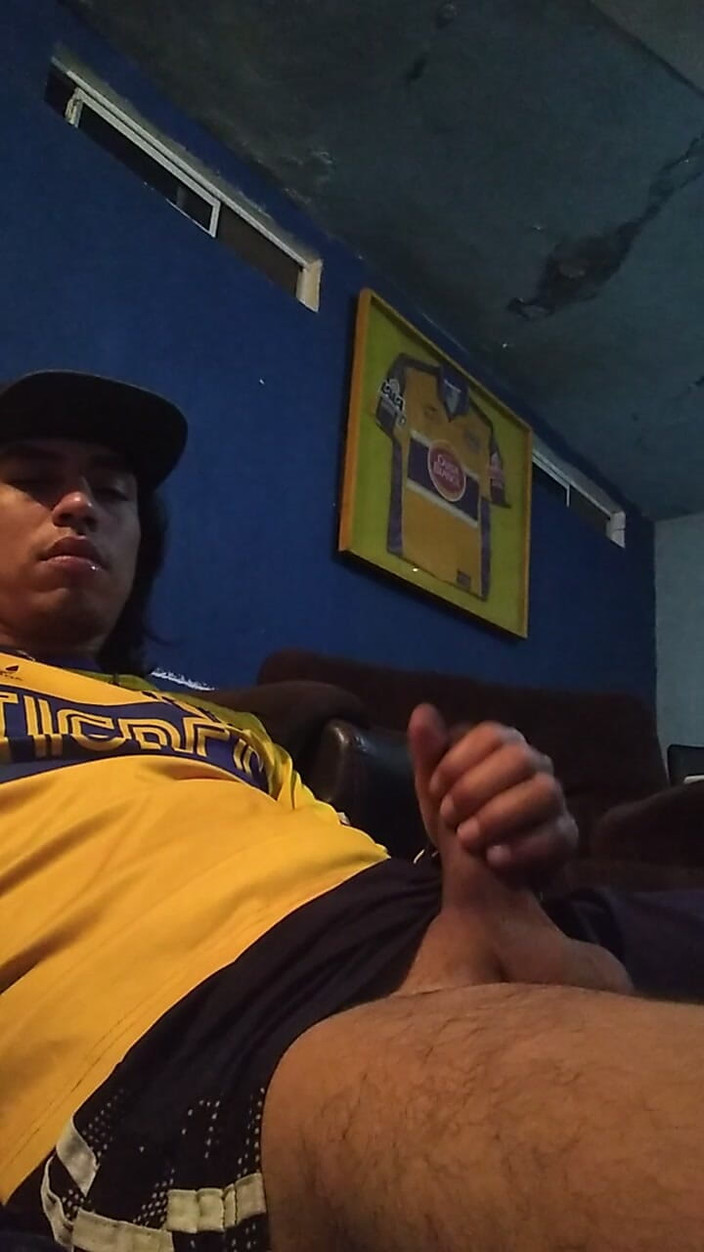 AlexAlejandro13: Ich spiele am frühen Morgen mit meinem Schwanz