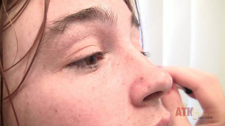 ATKIngdom Fans: Jodi dolls herself up as she gets ready for her...
