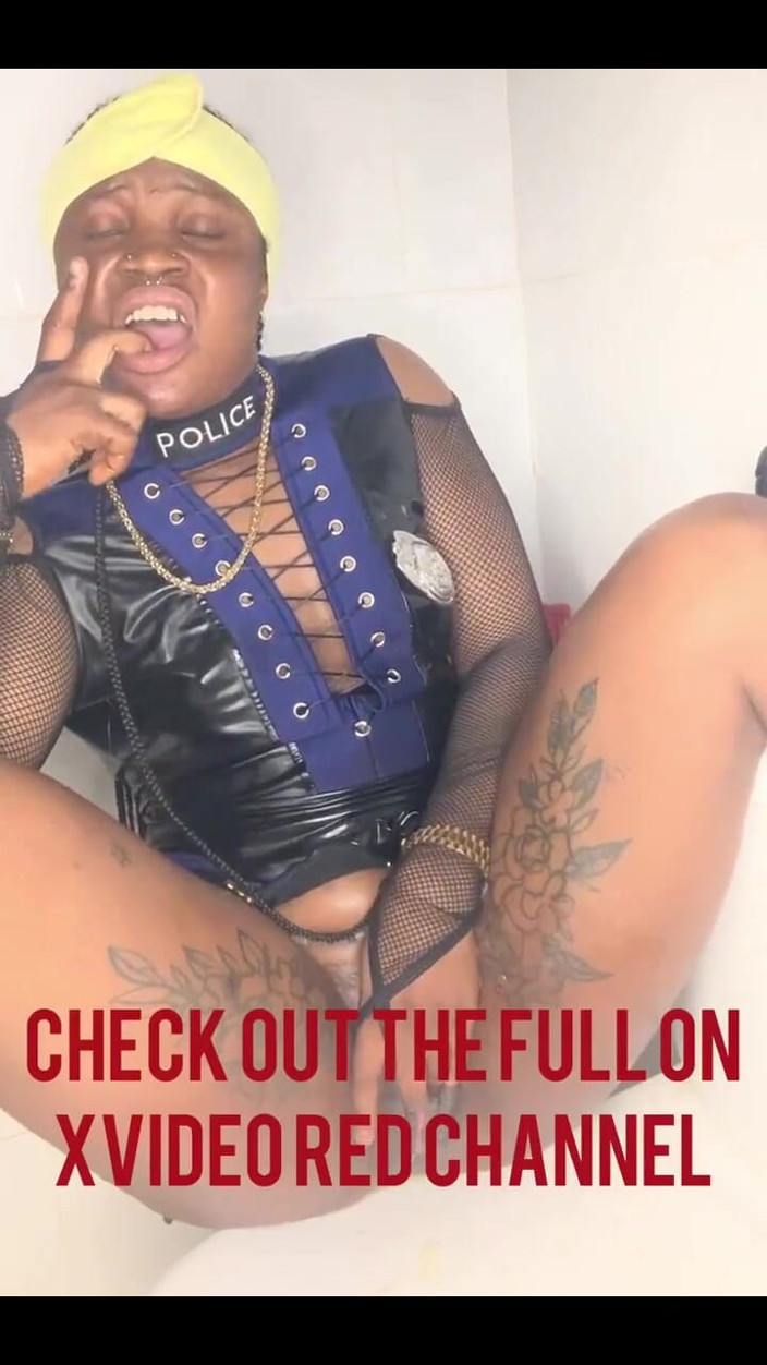 Anita wet pussy: Anitawetpussy fingert sich immer selbst, anstatt gefickt zu werden