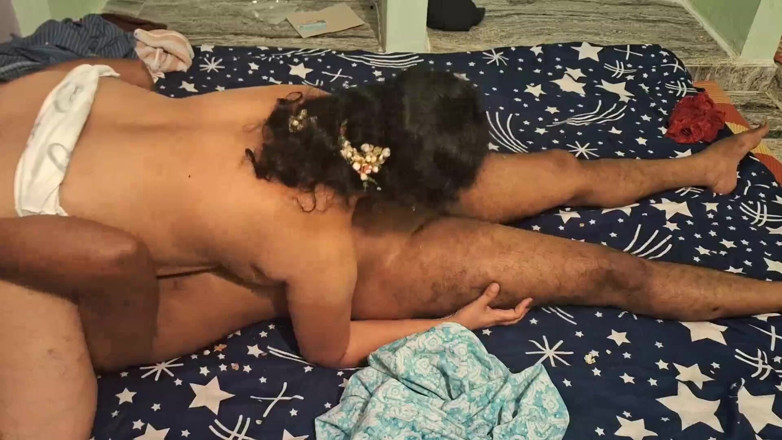 Sexy sindu: Tante heißer sex im neuen kleid
