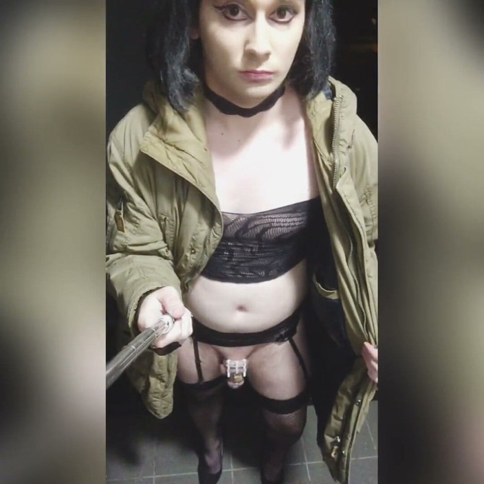 Sissyvalerie69: Kali pertama berkelip di balkoni saya