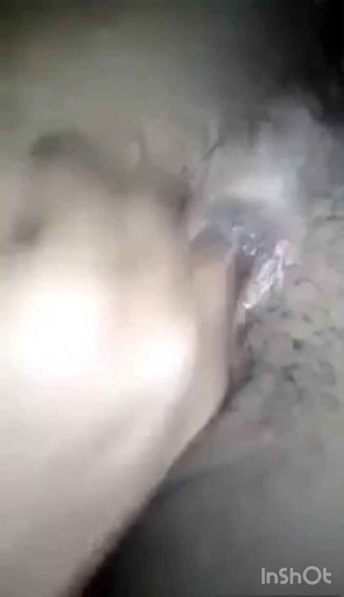 Sluty Piya: 德西女孩非常渴望男朋友在她的阴户里出轨，所以她开始摩擦她的阴户