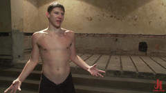 Kink Men Classics: Dakota Wolfe humillada y follada en grupo en el baño
