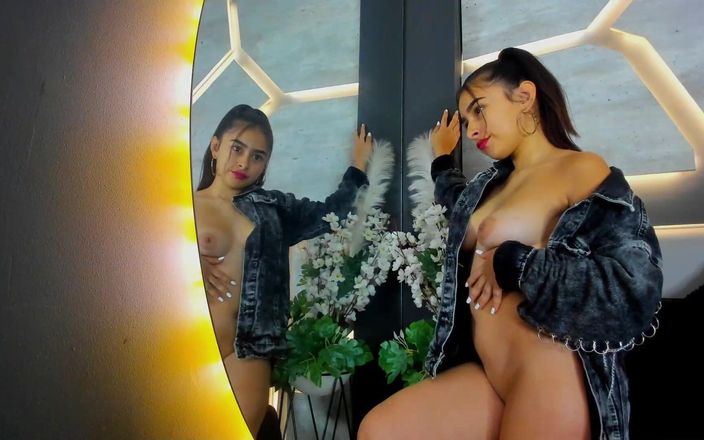LiliBralee: Disfruta De Estas Tetas Mientras Estoy и Mi Trabajo
