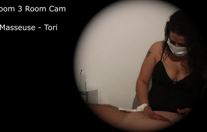 Jerky Sluts: Tori - Handjob Cam bilik