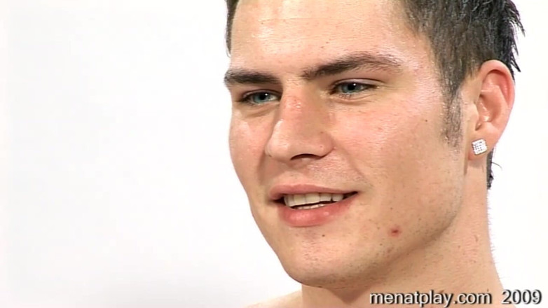 MenAtPlay: การแคสต์ของ Josh Ryan