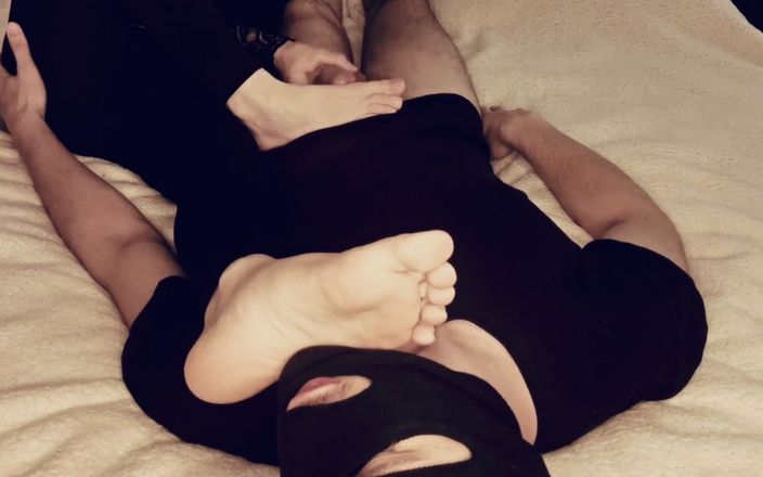 Feet Factory: Smell My Feet Slave - Hanjob Cum on Feet