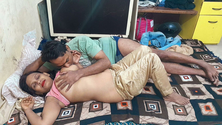 Hot Indian Aunty: Beautiful Indian MILF Romantic Night with Her Hubby
