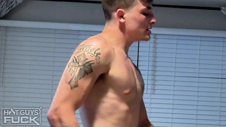 Hot Guys Fuck: 性感！热辣情侣为观看而搭讪。屁股弹跳。