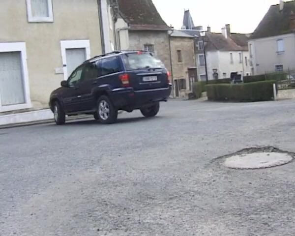 Videos Francaises: De jolies salopes françaises blondes partagent une bite dans un...