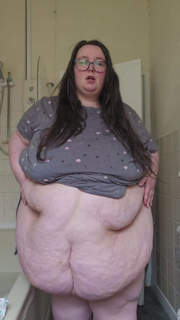 SSBBWLadyBrads: Culona se desnuda en la exploración de cuerpo gordo en...