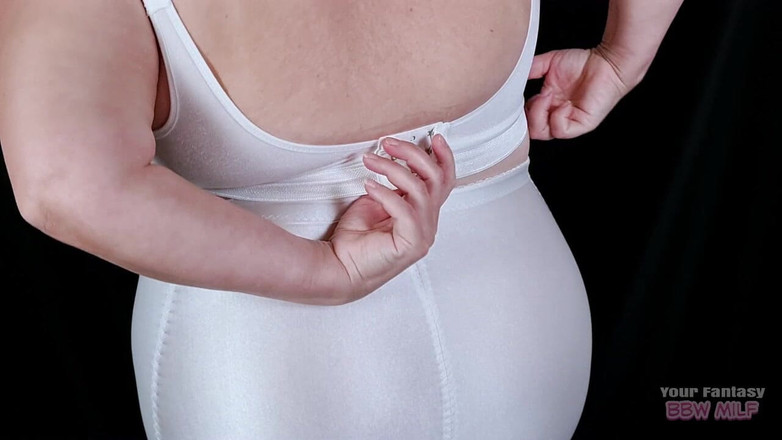 BBW_Wife: Трусики и лифчик бабушки - волосатая пизда моей зрелой милфы и большие отвисшими сиськи горячей бабули в красивом большом белье