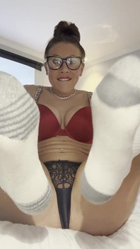 Fétiche des chaussettes utilisées et adoration des pieds