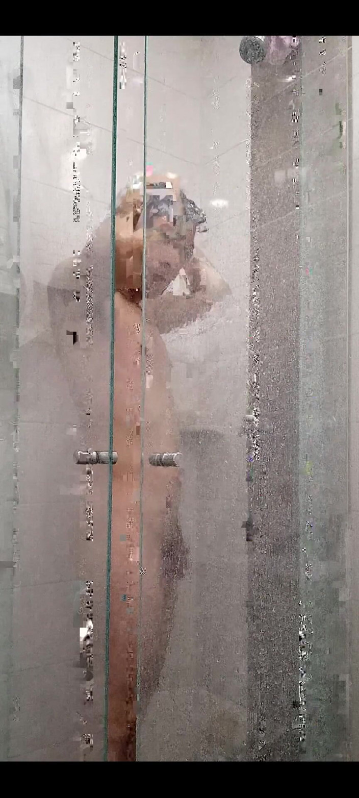 Diego_latinboy: Sega in bagno