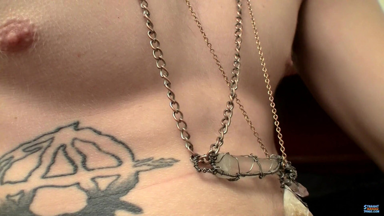 Straight naked thugs: Prosty rocker Kenneth pobiera obciążenie