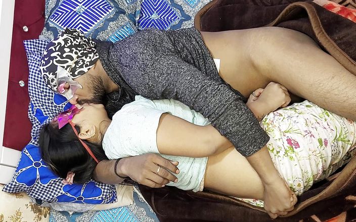 Dark_Couple: Indisk styvsyster knullad närbild sexpositioner av styvbror