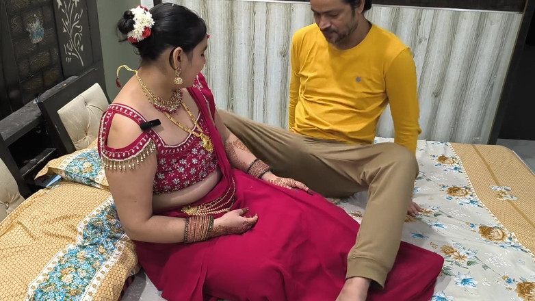 Desi chudai hub: Karva Chauth'da ayı görmeden önce sikişme eğlencesi