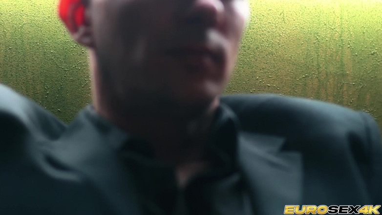 Porn Gutter: Holly, ist sie heiß!