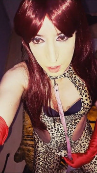 Golden Shower for Crossdresser