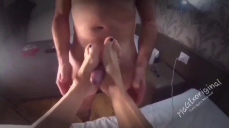 Blondie2307: Sexy Mamma Con I Piedi Bagnati