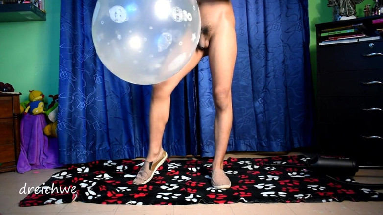 Dreichwe: Follando un globo transparente