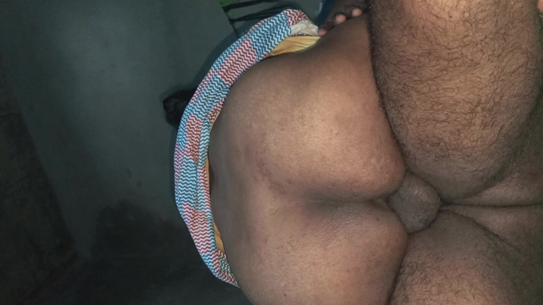 Thirsty pussy girl: İkinci video teyzem üvey dölünü sikiyor
