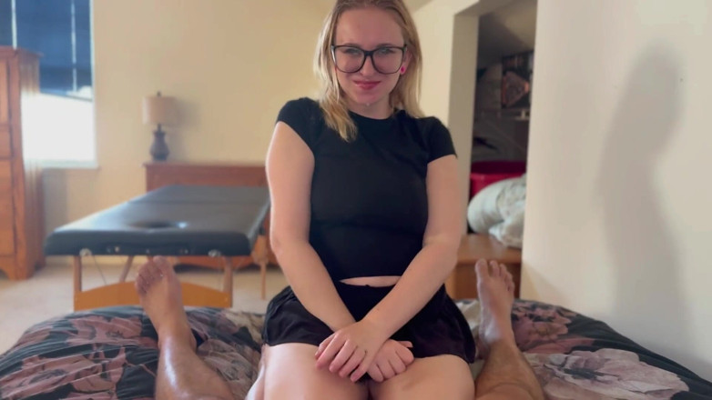 Island Boy Vids: Ayla vixen fa un pompino ed offre di mettere giù...