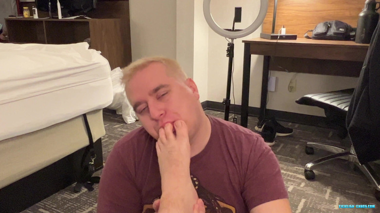 Ticklish Chubs: Donnie Troy поклоняются!