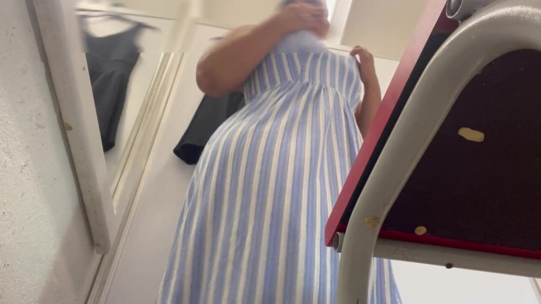 malesabenatiastar: Cameră amatoare în vestiarul mall-ului comercial