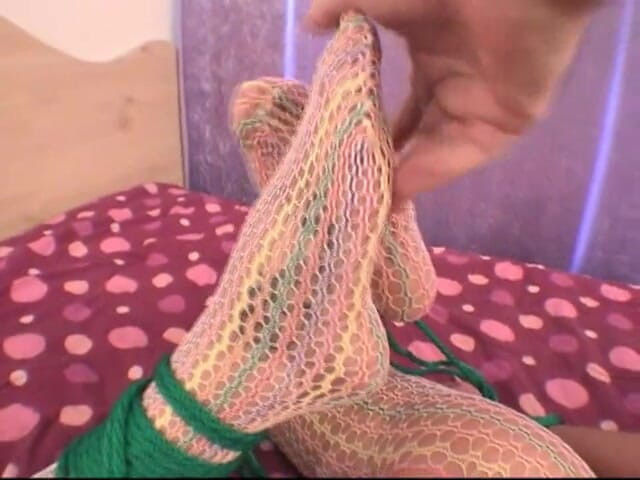 Spungy Gunk Films: seksi rang ki baalon vaali randi bandhi huee hai