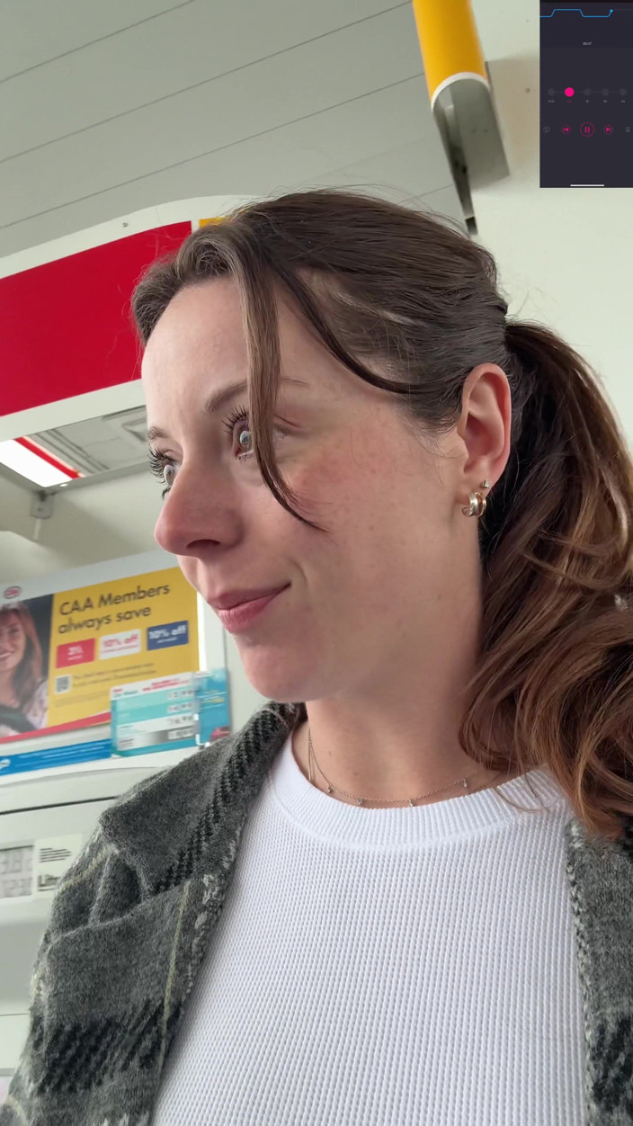 Nadia Foxx: Trying Not to Cum Too Loud While I Pump My...