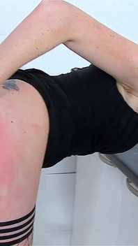 La teen bionda viene sborrata grace harper in una calda scopata hardcore al gloryhole
