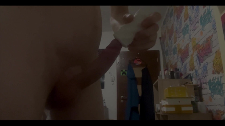 Johnny69227: Napalony twink dojenie swojego penisa i zabawy 21 cm Dildo-Ass Stretcher
