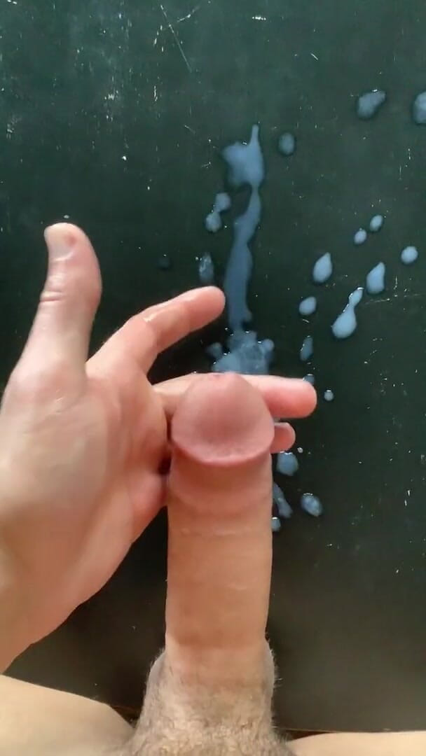 Edging4u89: Zawieszony kutas mnóstwo spermy