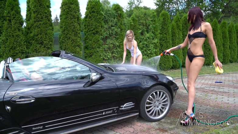 Girls rimming: Girlsrimming - sexy venkovní trojka rimming s Lyen Parker a Ria...