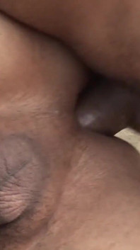 คลิปพิเศษ Bareback: เย็ดหีดุเดือดบนชายหาด รูตูดน้องเกย์เงี่ยนเซ็กซี่