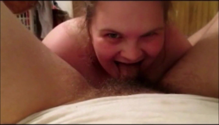 Fat Goddes: Jovem esposa chupa um pau peludo velho