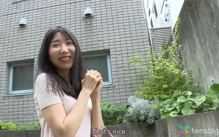 Tenshigao: Magere vrouw Kasumi Motoki heeft haar eerste porno-ervaring