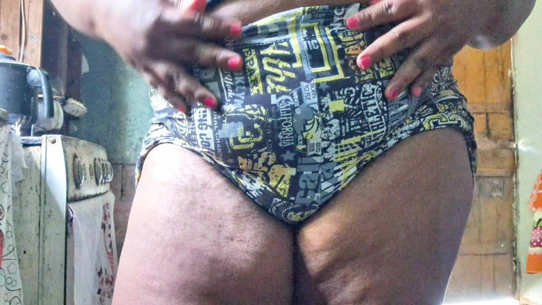 Esposa xerecuda oficial: Showing Pussy