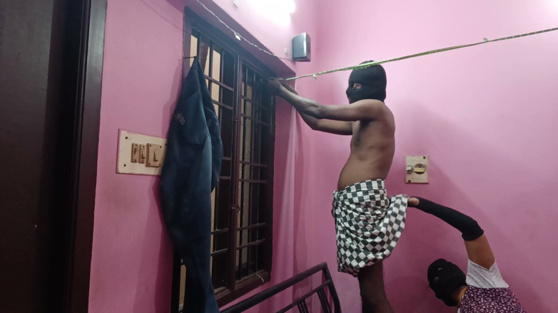 Reshmahotever: Bini Rumah Tamil Berkongkek panas dengan Penjaga Rumah