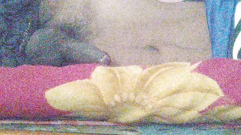 Kissing hub studio: तुमने तुम्हें चोदा है, मुझे कमरे के अंदर ले जाओ