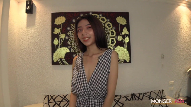 Monger In Asia: Daję jej kremówka, którego nigdy nie zapomni