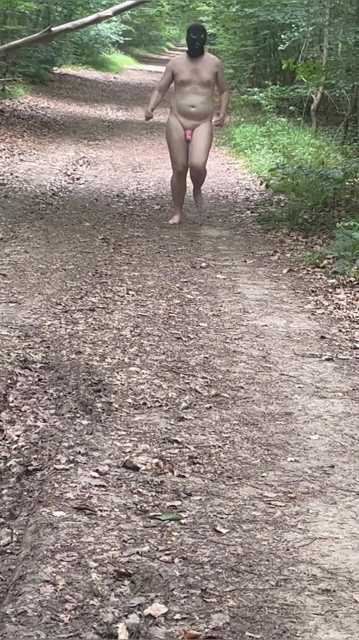 Maitresse Clara: Penghinaan Di hutan...