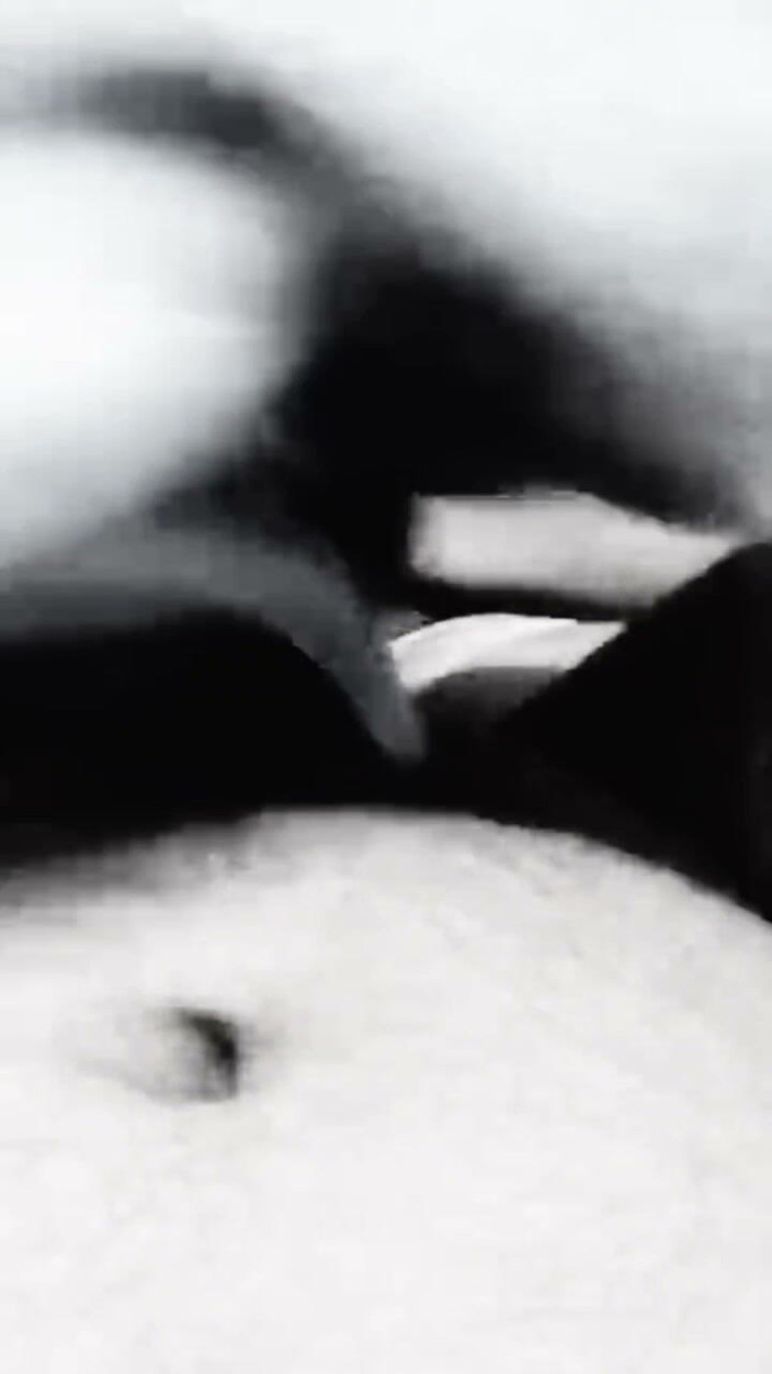 Hrickforyou: bare stan vaali aanti land chusaee de rahi hai aur...